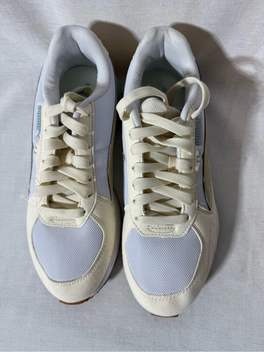 Puma Women Retro Runner Sneakers in Cream and Light Blue Accent Size 7.5
